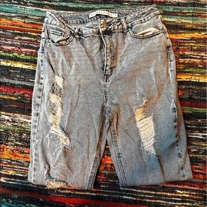 Size 11 light washed ripped jeans brand:Tinseltown